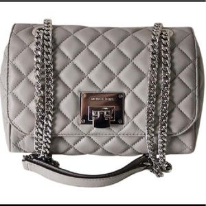 New⭐️ Michael Kors Quilted Shoulder Flap Bag